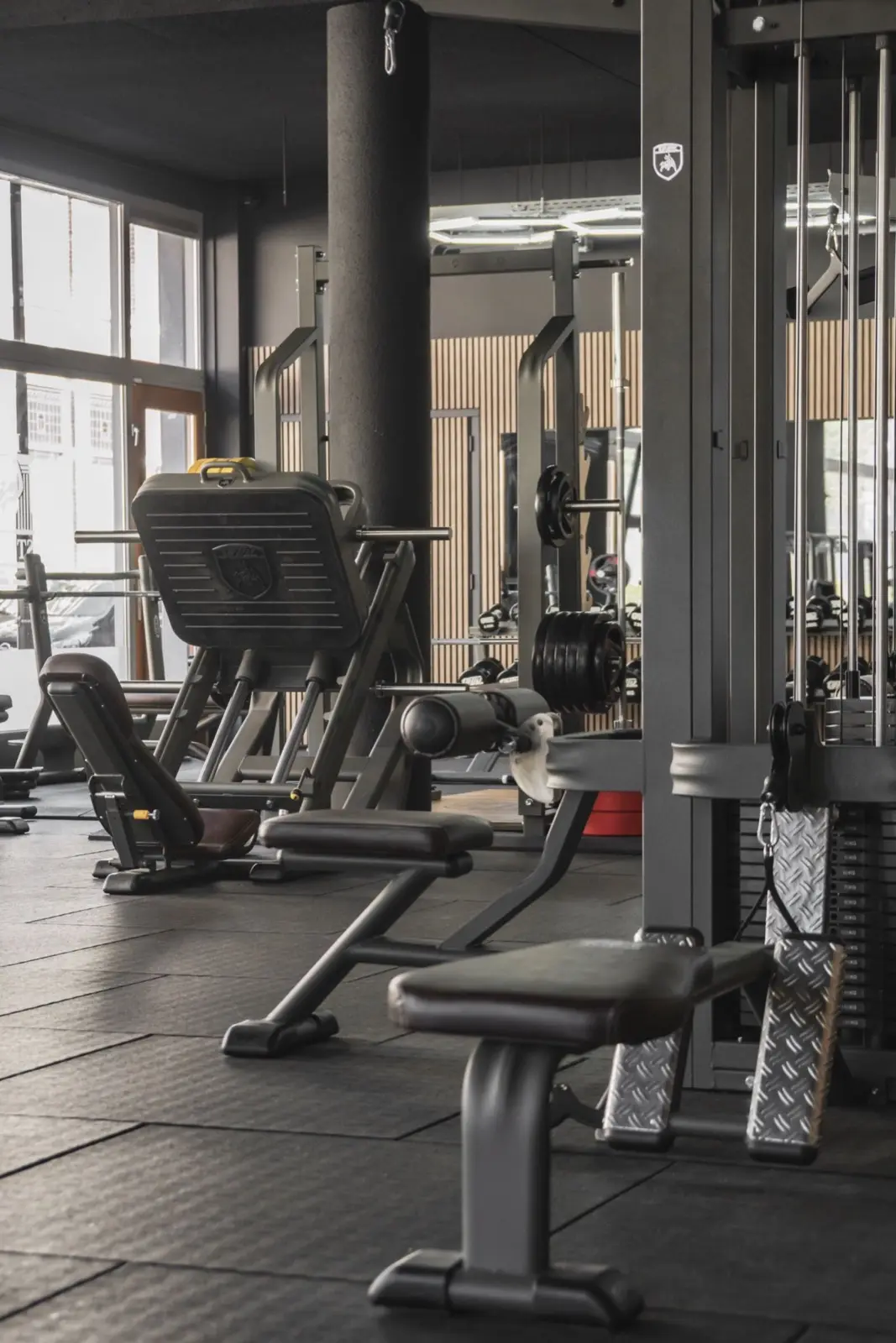 Pillars of Strength Dordrecht — showroom-gym met Telju Heavy Lifters
